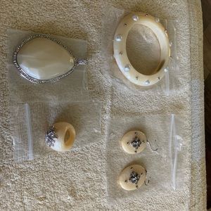 Miriam salat zirconia